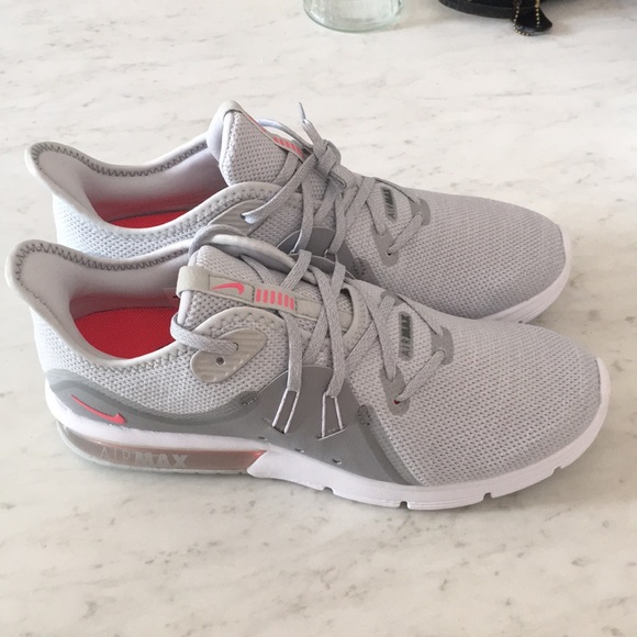 Women’s Nike Air Max Sequent 3 tennis running shoe NWT Women’s Nike Air Max Sequent 3 tennis running shoe NWT